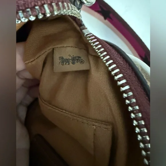 Coach x Star Wars Special Edition Crossbody Bag – Rare Collectible C3-PO - Picture 14 of 16